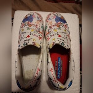Skechers Air Cooled Memory Foam Shoes Sz 9, Relaxed Fit, Slip Resistant , Artsy